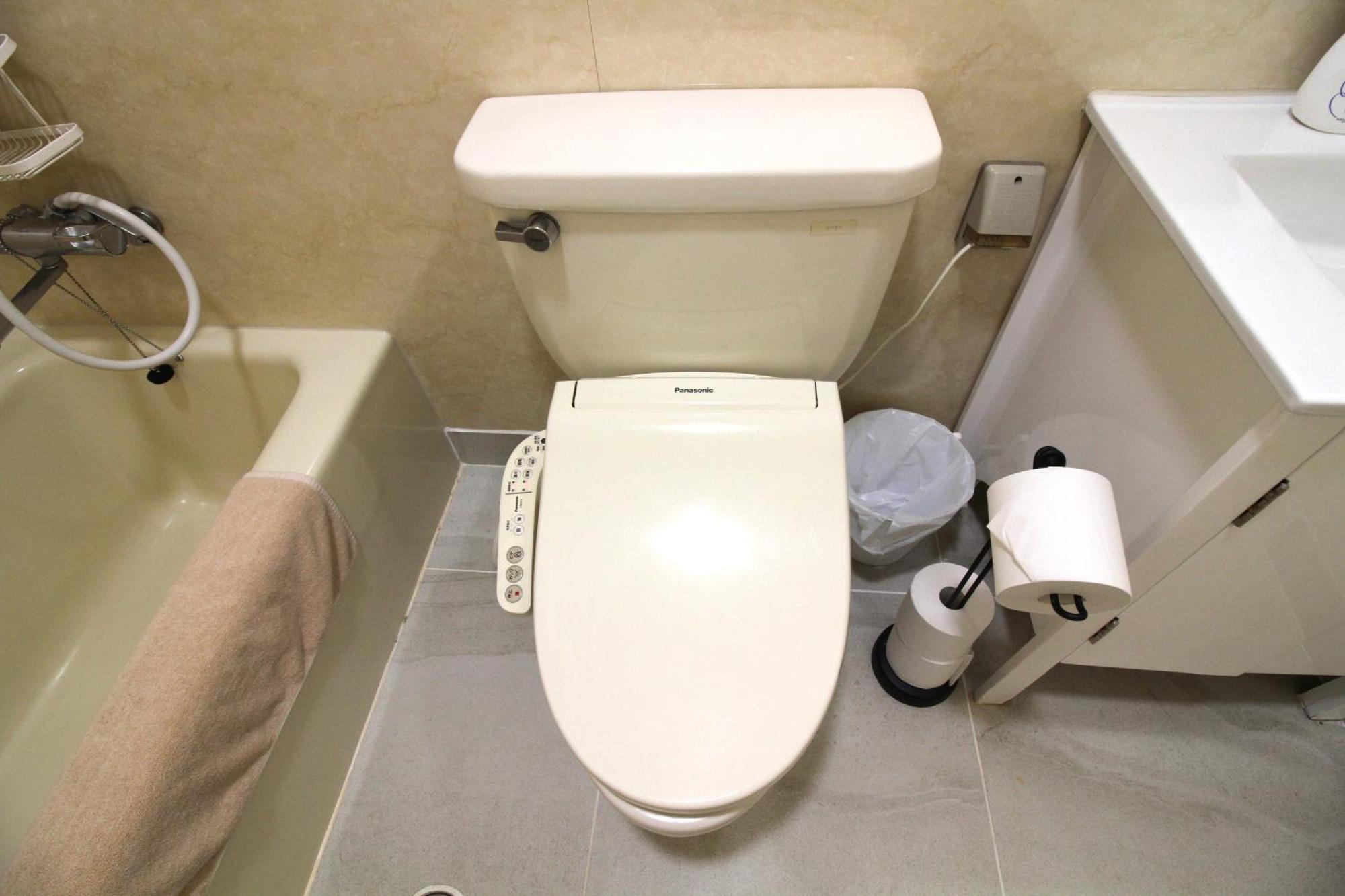 Hotel Whale Okinawa Kadena Esterno foto