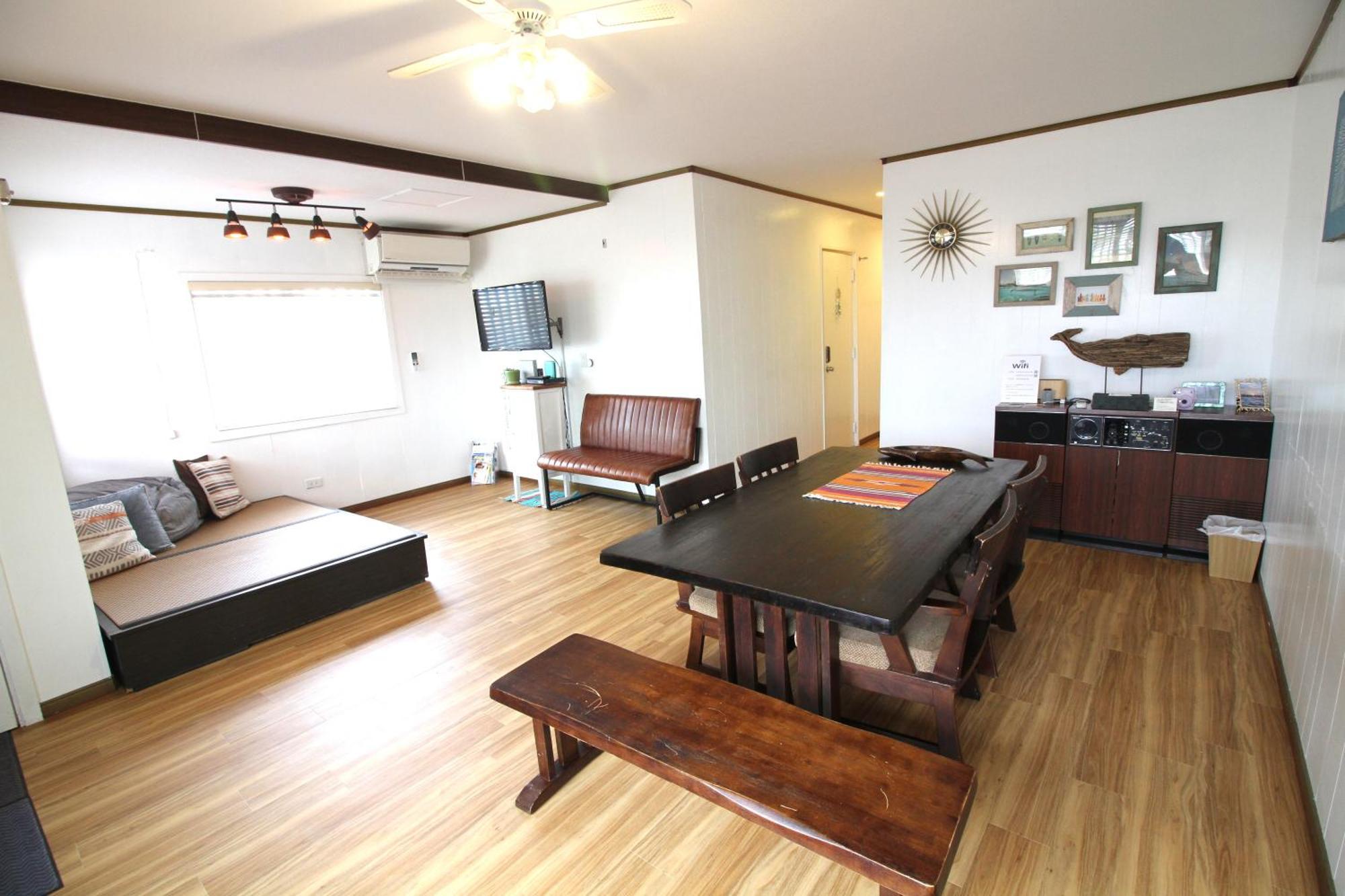 Hotel Whale Okinawa Kadena Esterno foto