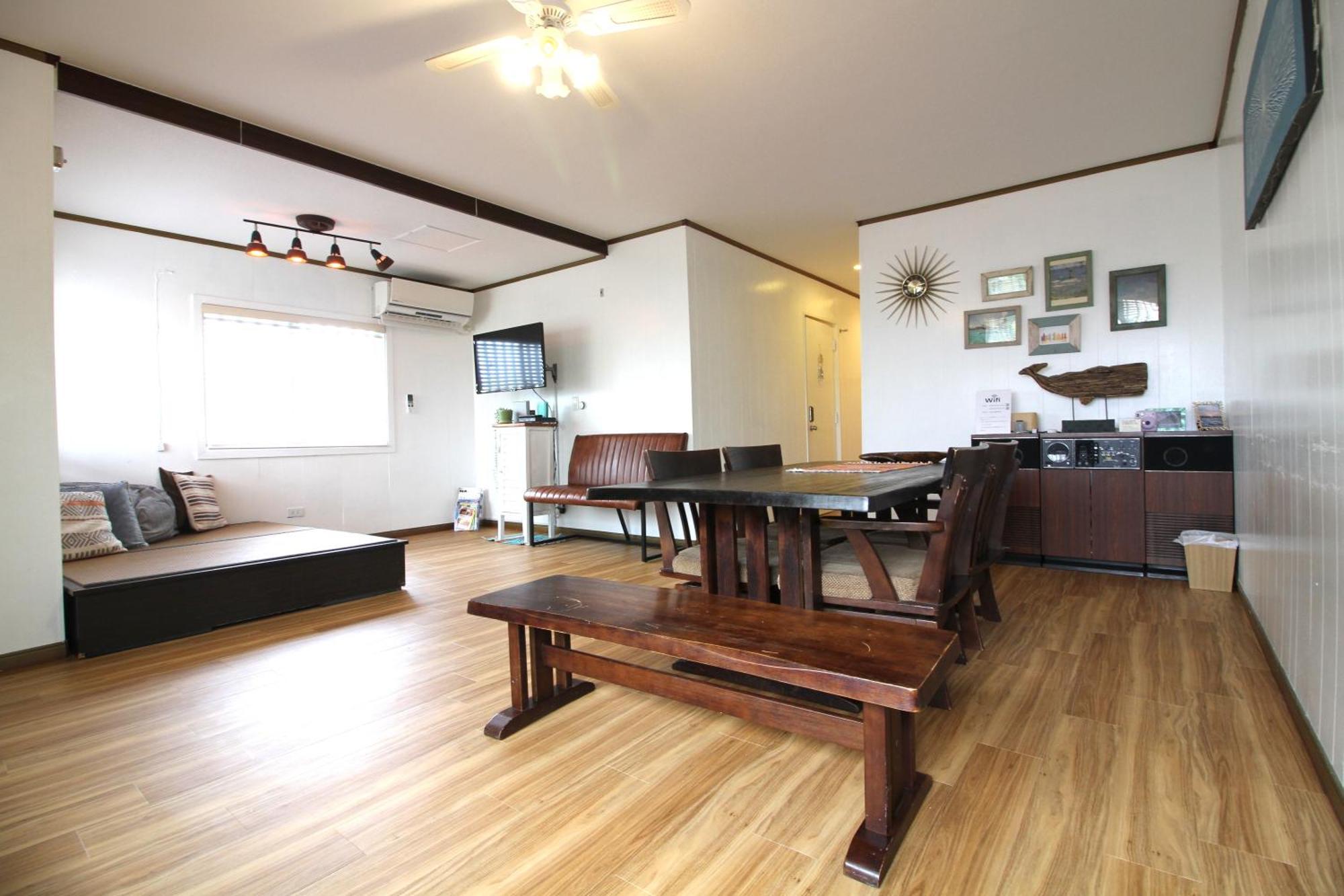 Hotel Whale Okinawa Kadena Esterno foto